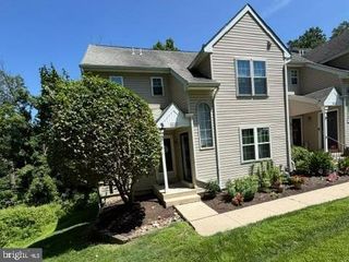 400 DERRY DR #400, Aston, PA 19014