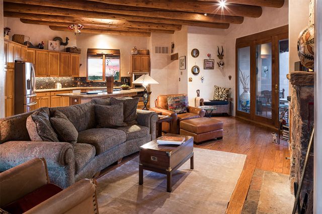 18 Daisy Circle, Santa Fe, NM 87506