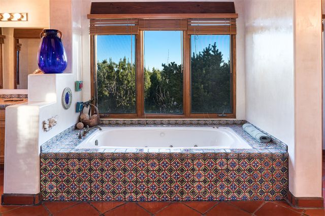 18 Daisy Circle, Santa Fe, NM 87506