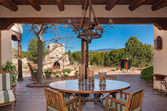 18 Daisy Circle, Santa Fe, NM 87506