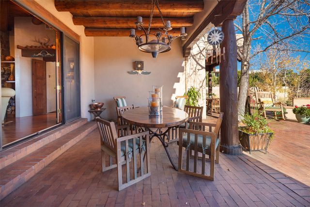 18 Daisy Circle, Santa Fe, NM 87506