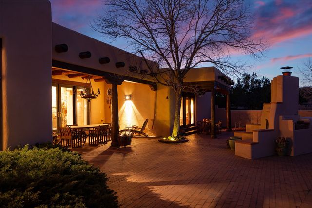18 Daisy Circle, Santa Fe, NM 87506