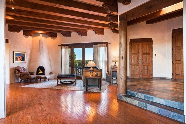 18 Daisy Circle, Santa Fe, NM 87506