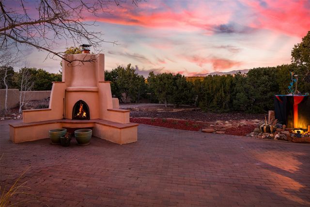 18 Daisy Circle, Santa Fe, NM 87506