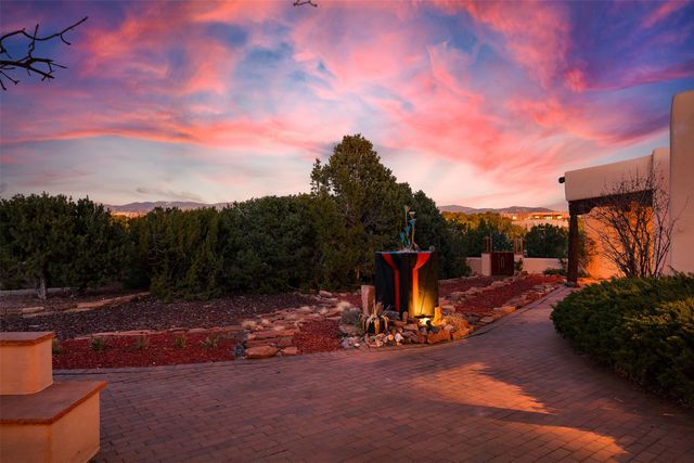 18 Daisy Circle, Santa Fe, NM 87506