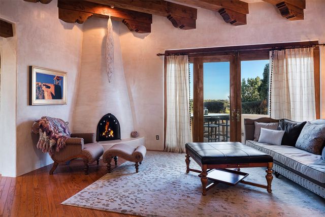 18 Daisy Circle, Santa Fe, NM 87506
