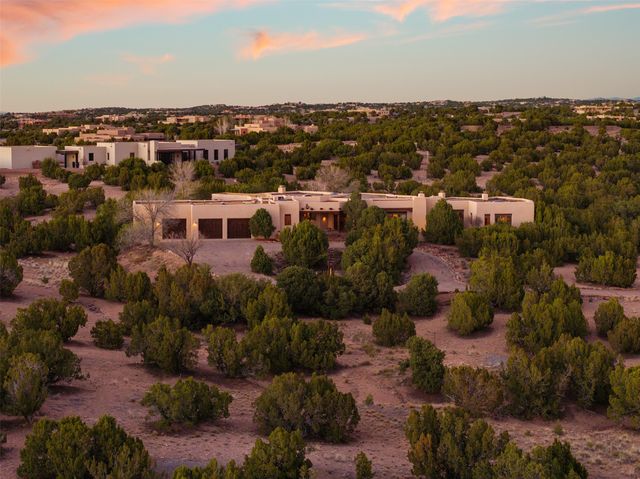 18 Daisy Circle, Santa Fe, NM 87506