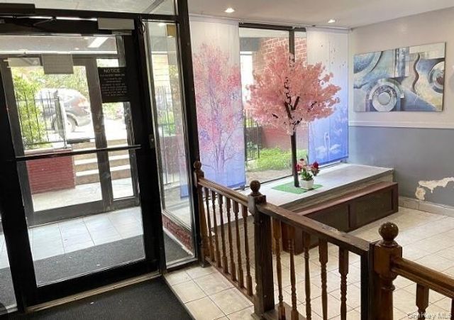 42-26 81st Street 2J, Elmhurst, NY 11373