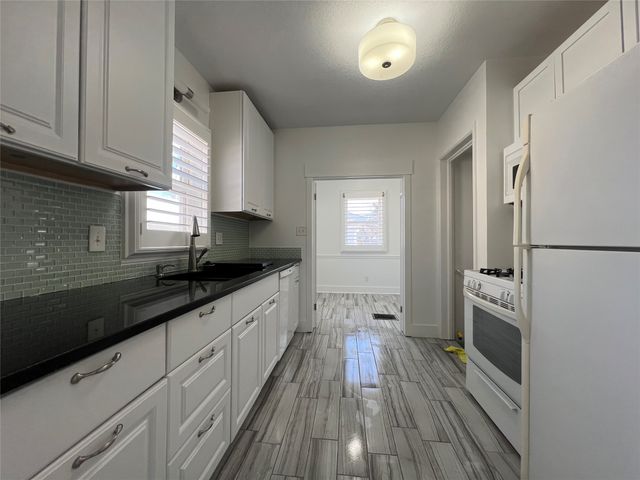 3301 Amherst Street, Des Moines, IA 50313