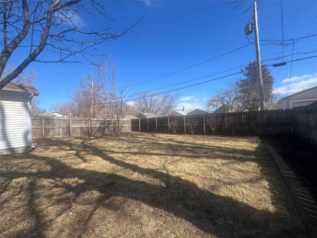 3301 Amherst Street, Des Moines, IA 50313