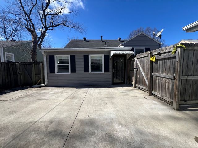 3301 Amherst Street, Des Moines, IA 50313