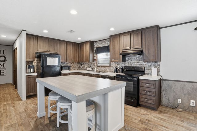 350 County Road 4905, Trenton, TX 75490