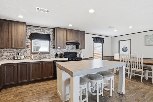 350 County Road 4905, Trenton, TX 75490