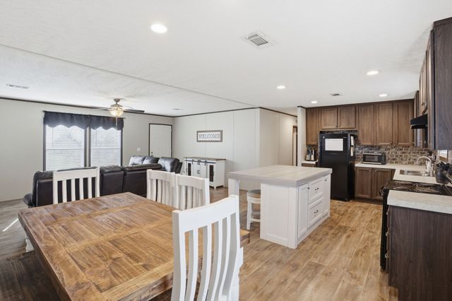 350 County Road 4905, Trenton, TX 75490