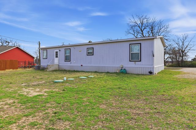 350 County Road 4905, Trenton, TX 75490