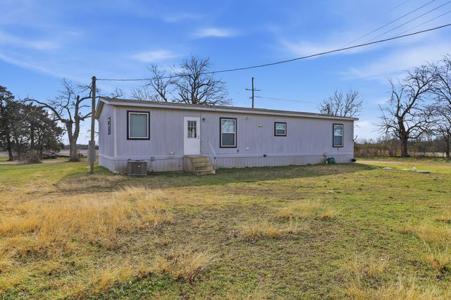 350 County Road 4905, Trenton, TX 75490