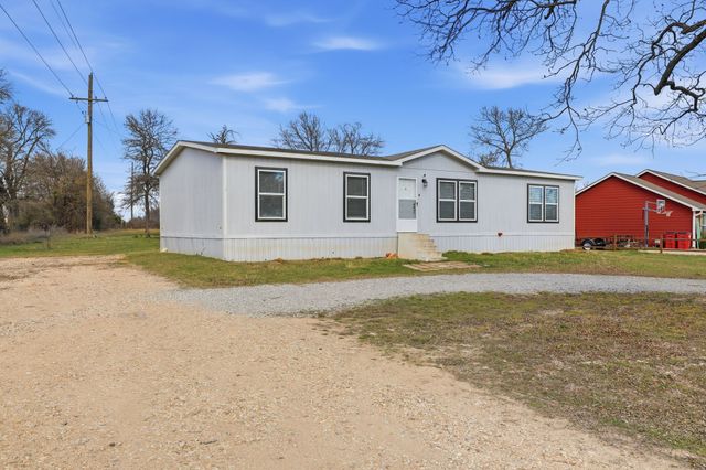 350 County Road 4905, Trenton, TX 75490