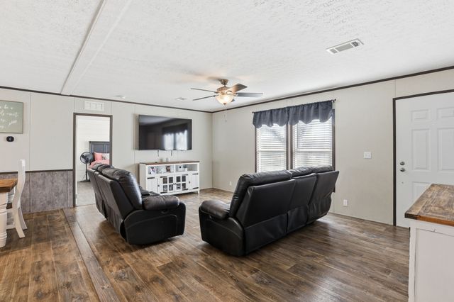 350 County Road 4905, Trenton, TX 75490