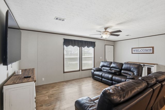 350 County Road 4905, Trenton, TX 75490