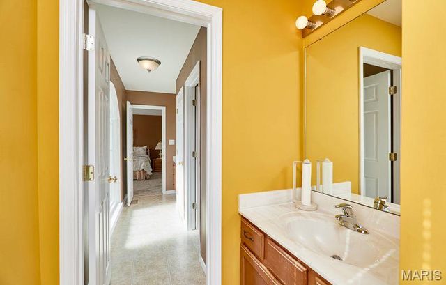 4049 Portland Ridge Drive, Florissant, MO 63034