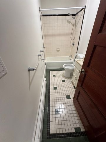 68 Aldrich 2, Boston, MA 02131