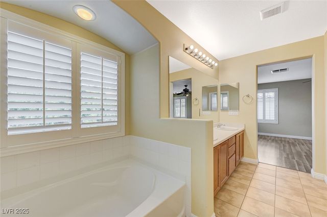 10644 Tray Mountain Avenue, Las Vegas, NV 89166