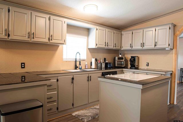 266 Hickory Hills Drive, Murchison, TX 75778
