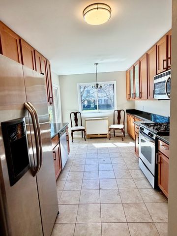 1053 Scanlon Drive A1, Wheeling, IL 60090