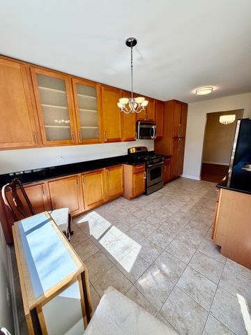 1053 Scanlon Drive A1, Wheeling, IL 60090