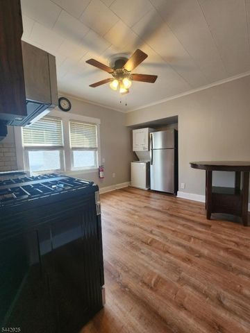 23 Park Ave, Garfield City, NJ 07026