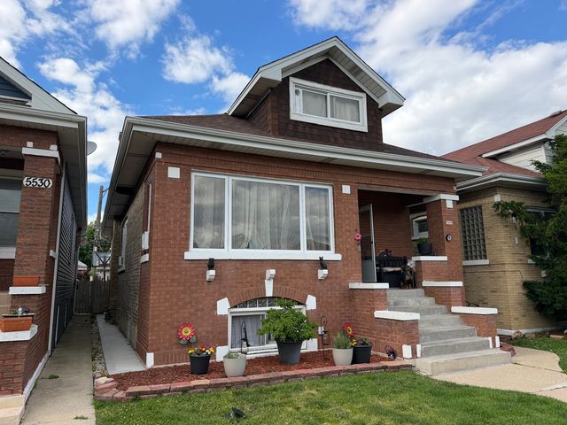 5528 W Henderson Street, Chicago, IL 60641