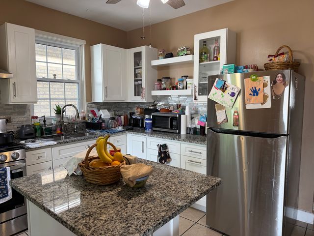 5528 W Henderson Street, Chicago, IL 60641