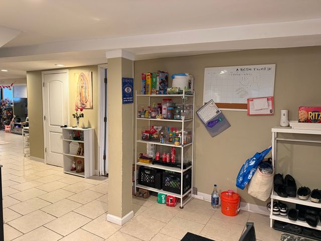 5528 W Henderson Street, Chicago, IL 60641