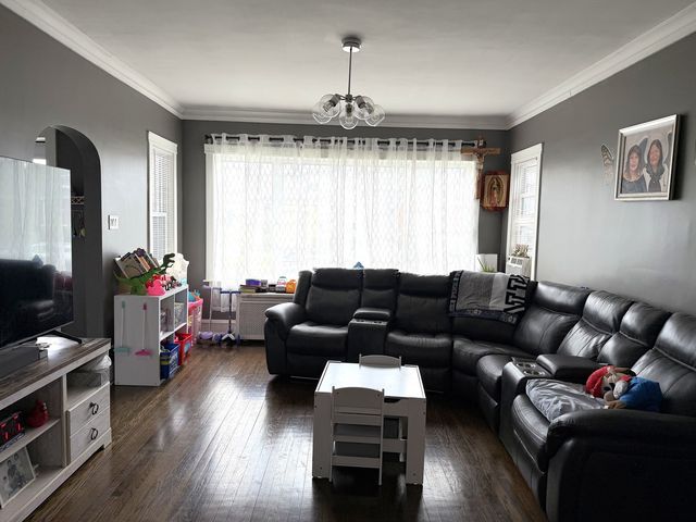 5528 W Henderson Street, Chicago, IL 60641