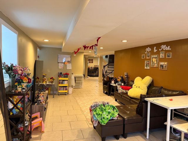 5528 W Henderson Street, Chicago, IL 60641