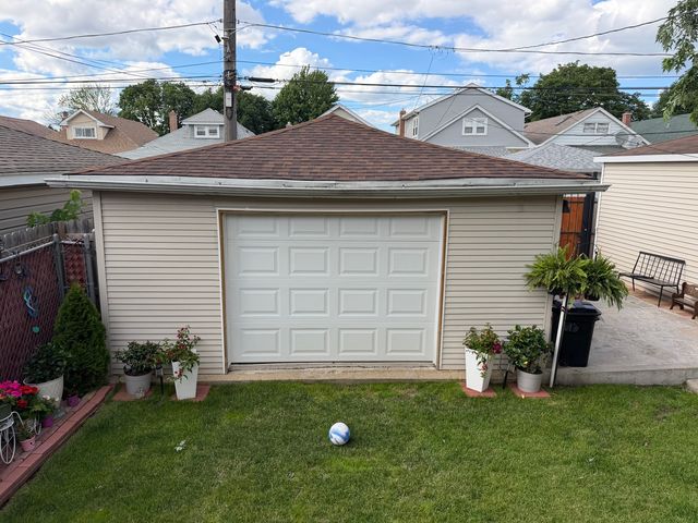 5528 W Henderson Street, Chicago, IL 60641