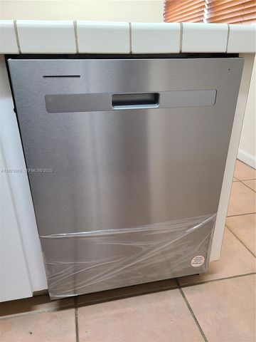 10282 NW 9th St Cir 205, Miami, FL 33172