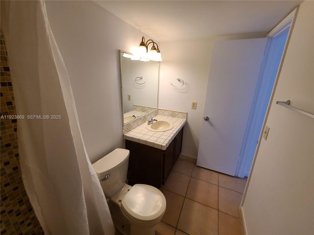 10282 NW 9th St Cir 205, Miami, FL 33172