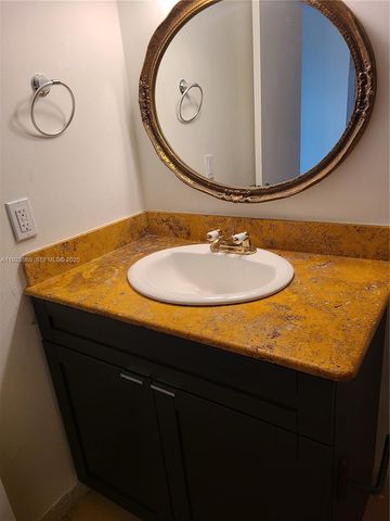 10282 NW 9th St Cir 205, Miami, FL 33172