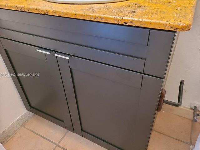 10282 NW 9th St Cir 205, Miami, FL 33172