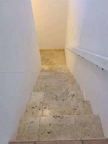 10282 NW 9th St Cir 205, Miami, FL 33172