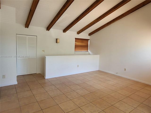 10282 NW 9th St Cir 205, Miami, FL 33172