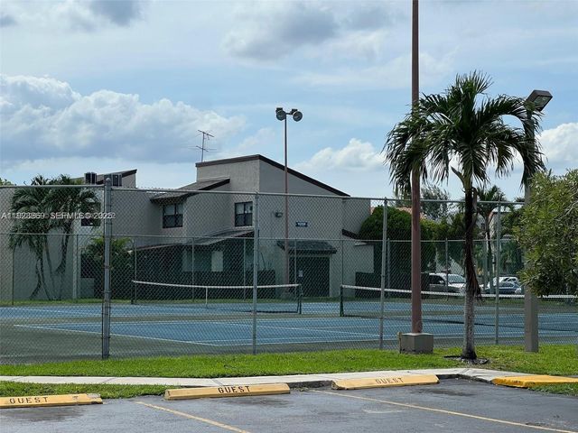 10282 NW 9th St Cir 205, Miami, FL 33172