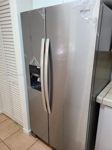 10282 NW 9th St Cir 205, Miami, FL 33172