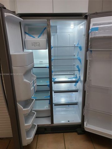 10282 NW 9th St Cir 205, Miami, FL 33172