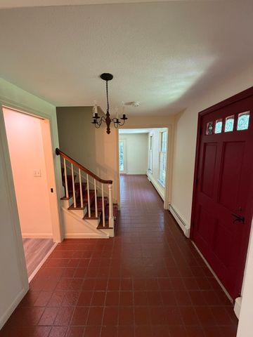 16 Flint Rd, Oakham, MA 01068