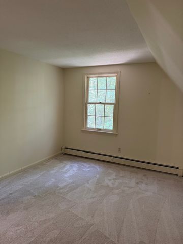 16 Flint Rd, Oakham, MA 01068