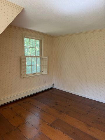 16 Flint Rd, Oakham, MA 01068