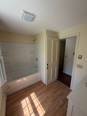 16 Flint Rd, Oakham, MA 01068