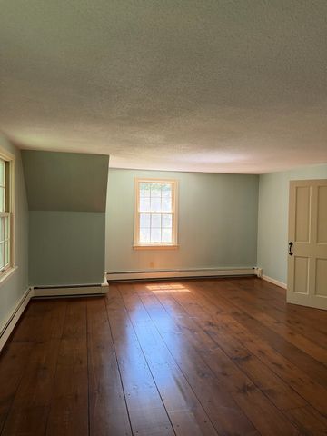 16 Flint Rd, Oakham, MA 01068